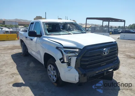 2023 Toyota Tundra Sr z USA, uszkodzony, nr VIN 5TFKB5AA9PX025228